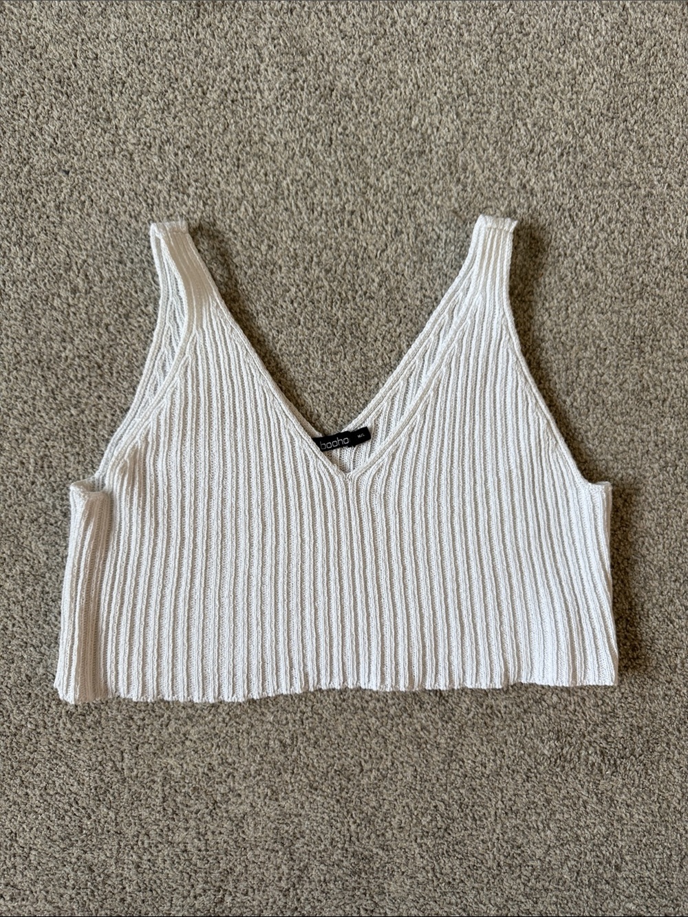 Boohoo White Ribbed V-Neck Crop Tank